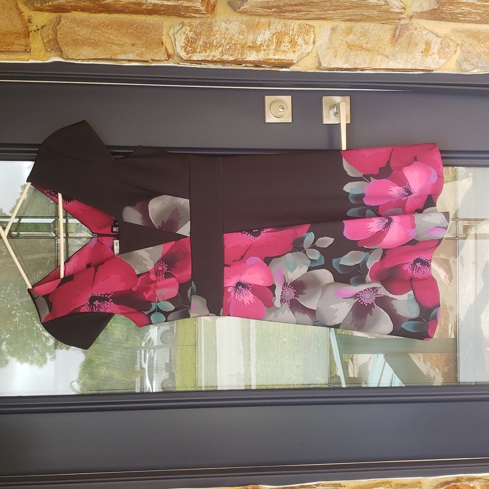 Womens Floral Dress; Size 10 with pockets